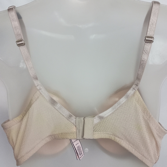 NWT Victoria's Secret Barbiecore Lace Push-Up Bra in Butterly Pink (#108) - Picture 2 of 10